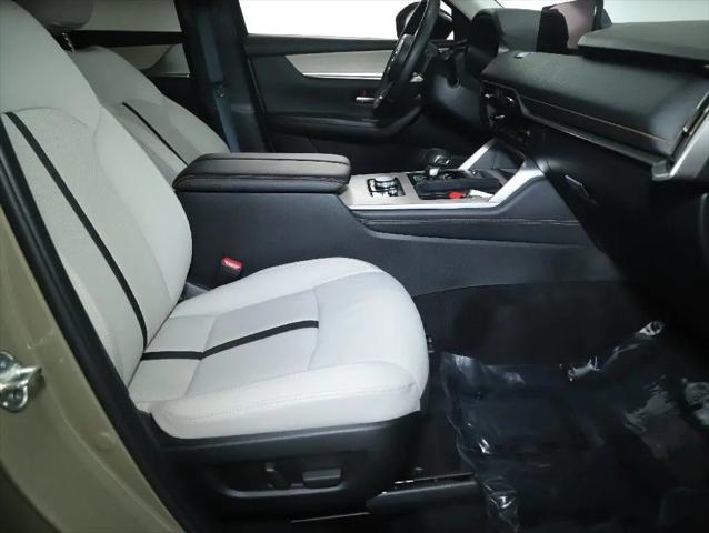 2025 Mazda CX-70 Premium Package