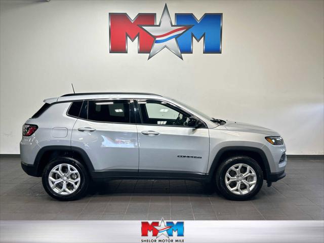 2024 Jeep Compass Latitude 4x4 2024 Jeep Compass Latitude 4x4