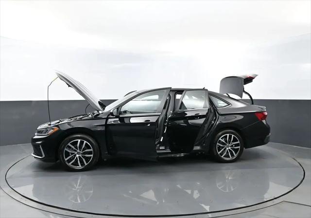 2025 Volkswagen Jetta 1.5T SE
