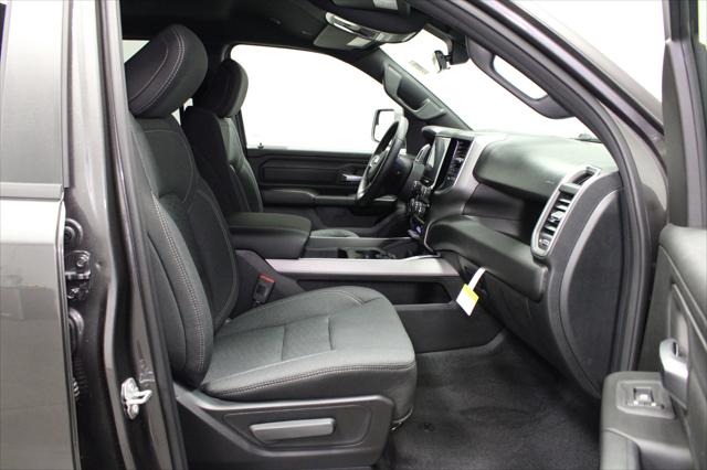 2026 Ram 1500 Express Crew Cab 4x4 5'7" Box