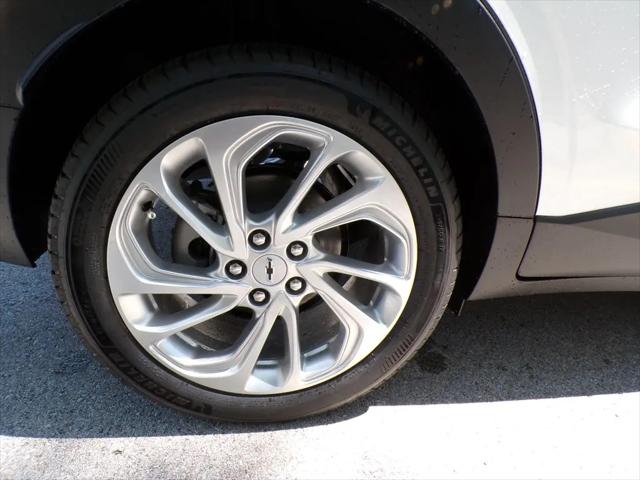 2027 Chevrolet Bolt LT FWD