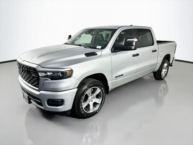 2026 RAM Ram 1500 RAM 1500 EXPRESS CREW CAB 4X4 57 BOX