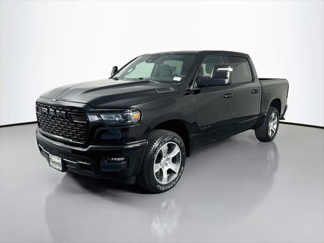 2026 RAM Ram 1500 RAM 1500 EXPRESS CREW CAB 4X4 57 BOX