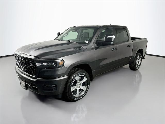 2026 RAM Ram 1500 RAM 1500 EXPRESS CREW CAB 4X4 57 BOX