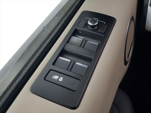 2020 Land Rover Discovery Landmark Edition