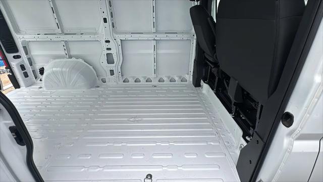 2026 Ram ProMaster Cargo Van Tradesman Low Roof 136" WB w/Pass Seat