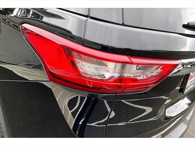2021 Chevrolet Traverse AWD LS