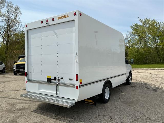 2027 Ford E-Series Cutaway Base