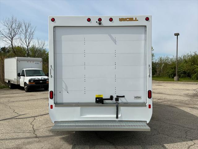 2027 Ford E-Series Cutaway Base
