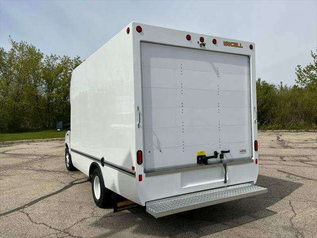 2027 Ford E-Series Cutaway Base