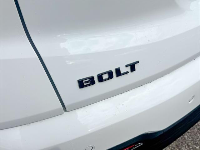 2027 Chevrolet Bolt LT FWD