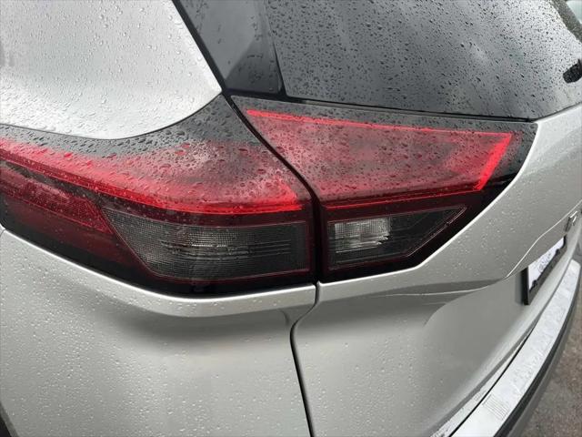 2022 Nissan Rogue SV FWD