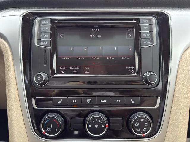 2019 Volkswagen Passat 2.0T Wolfsburg Edition