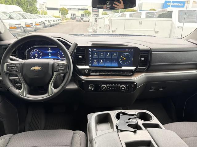 2023 Chevrolet Silverado 1500 4WD Crew Cab Standard Bed LT