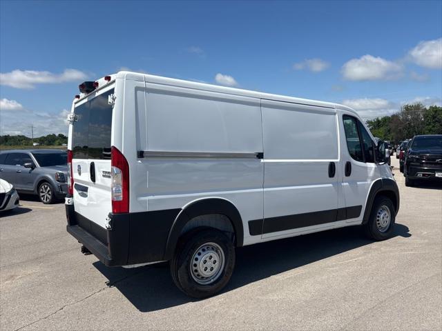 2026 Ram ProMaster Cargo Van Tradesman Low Roof 136" WB w/Pass Seat