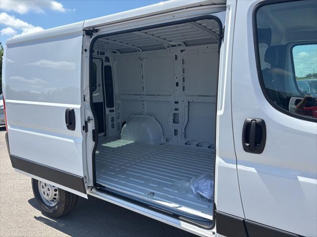 2026 Ram ProMaster Cargo Van Tradesman Low Roof 136" WB w/Pass Seat