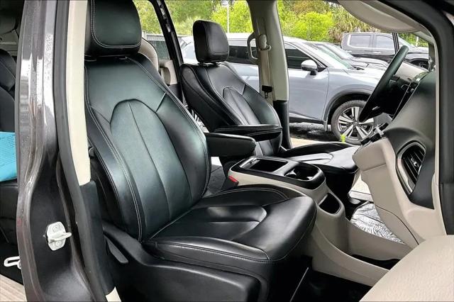 2023 Chrysler Pacifica Touring L