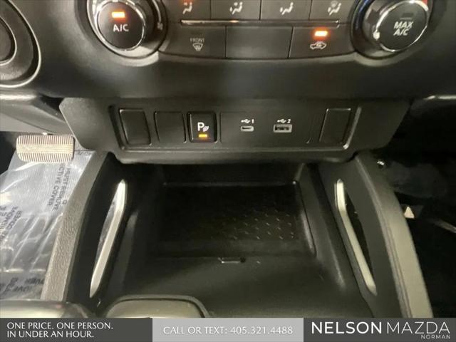 2022 Nissan Frontier Crew Cab SV 4x2
