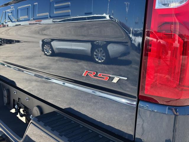 2022 Chevrolet Silverado 1500 4WD Crew Cab Short Bed RST