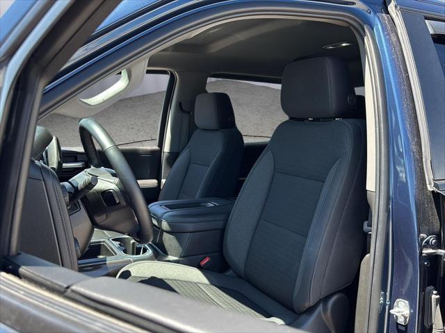 2022 Chevrolet Silverado 1500 4WD Crew Cab Short Bed RST