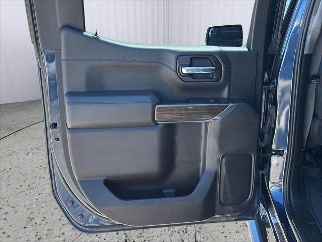 2022 Chevrolet Silverado 1500 4WD Crew Cab Short Bed RST