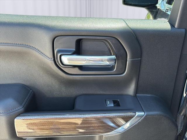2022 Chevrolet Silverado 1500 4WD Crew Cab Short Bed RST