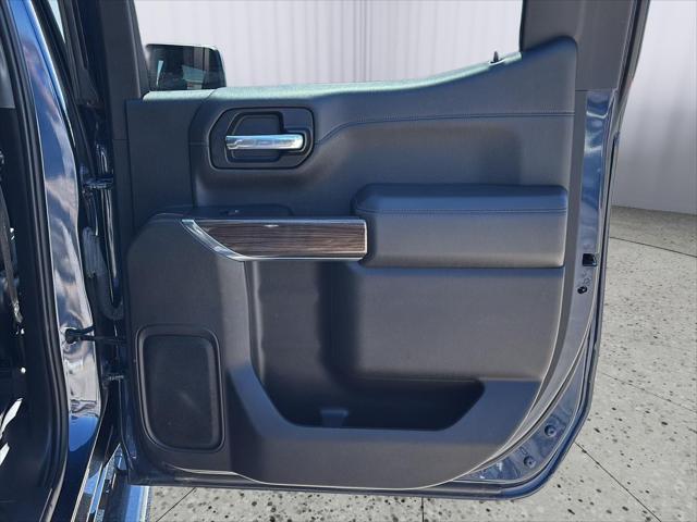 2022 Chevrolet Silverado 1500 4WD Crew Cab Short Bed RST