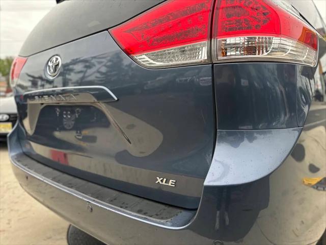 2014 Toyota Sienna XLE V6 8 Passenger