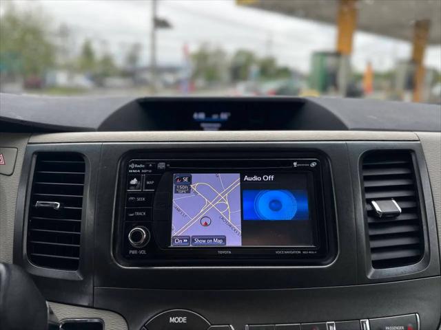 2014 Toyota Sienna XLE V6 8 Passenger