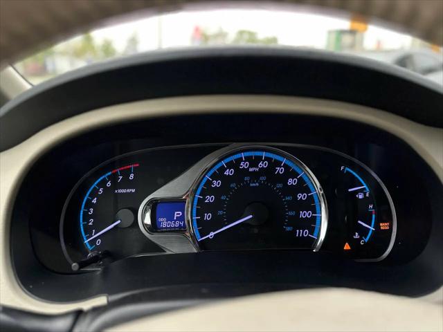 2014 Toyota Sienna XLE V6 8 Passenger