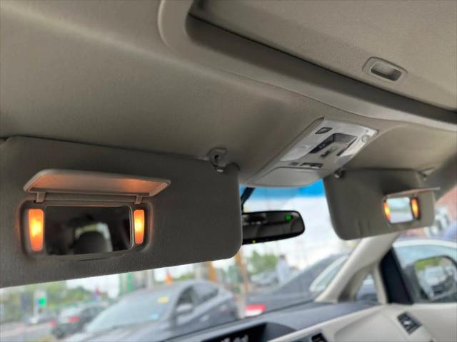 2014 Toyota Sienna XLE V6 8 Passenger