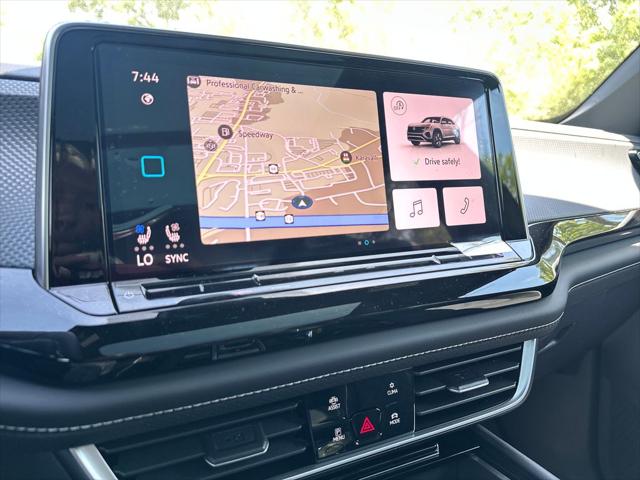 2026 Volkswagen Atlas Cross Sport SEL Premium R-Line