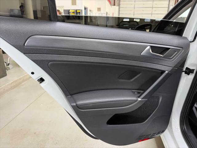 2018 Volkswagen Golf TSI S