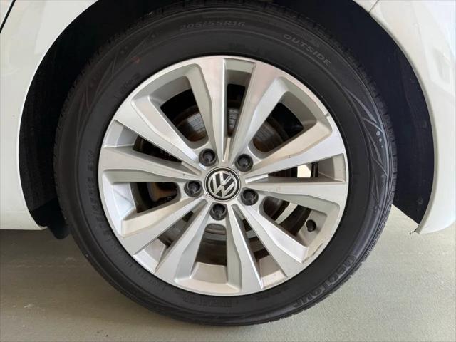 2018 Volkswagen Golf TSI S