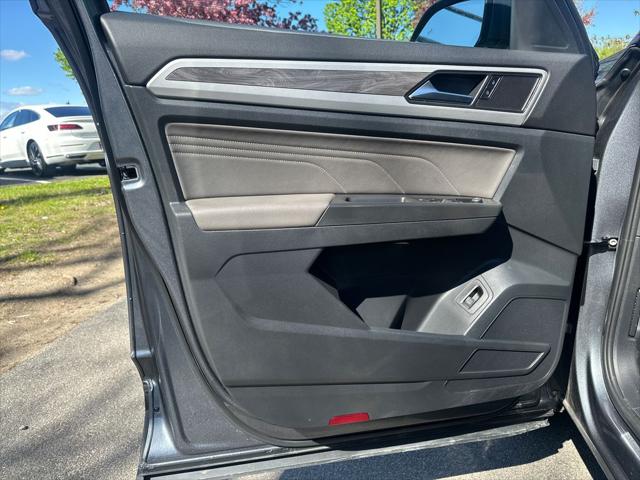 2022 Volkswagen Atlas Cross Sport 2.0T SE w/Technology