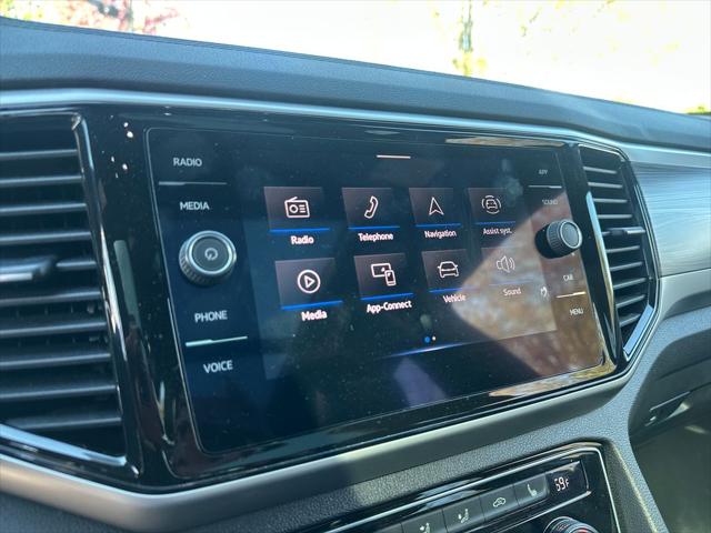 2022 Volkswagen Atlas Cross Sport 2.0T SE w/Technology