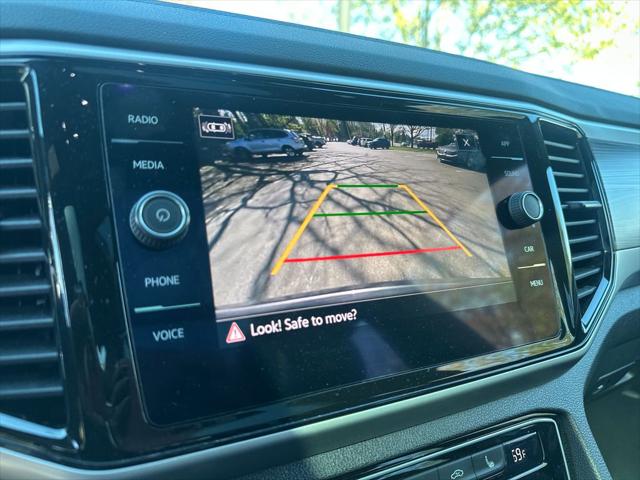 2022 Volkswagen Atlas Cross Sport 2.0T SE w/Technology