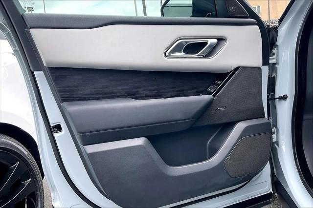 2024 Land Rover Range Rover Velar P250 Dynamic SE