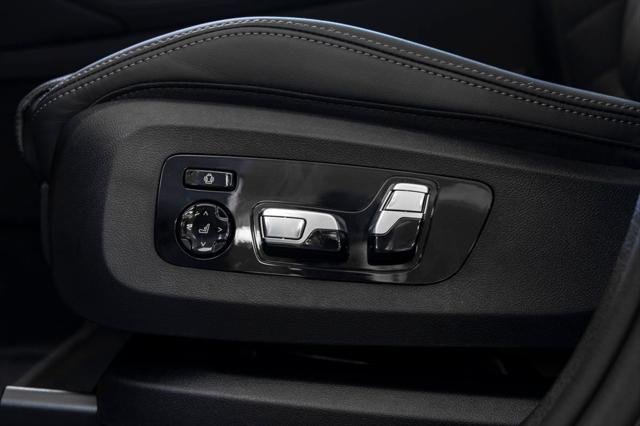 2026 BMW X6 M60i