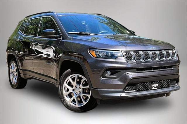 2023 Jeep Compass Latitude Lux FWD