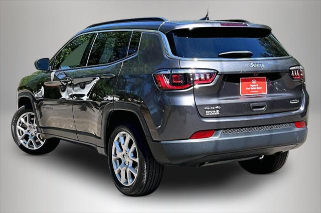 2023 Jeep Compass Latitude Lux FWD
