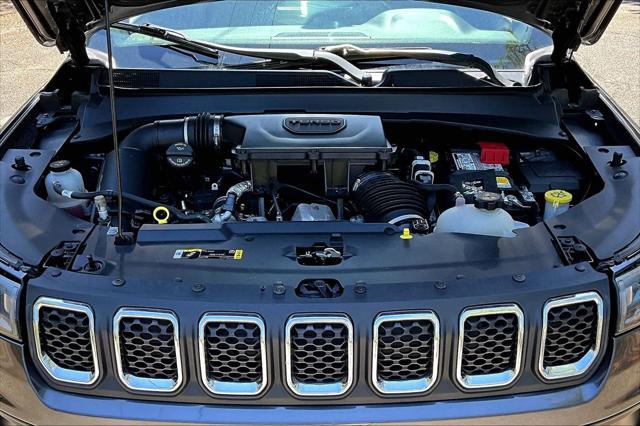 2023 Jeep Compass Latitude Lux FWD