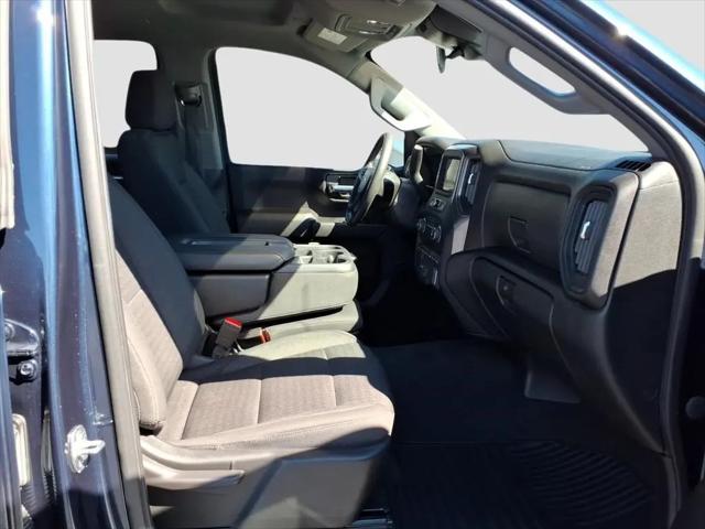 2022 Chevrolet Silverado 1500 2WD Crew Cab Short Bed Custom