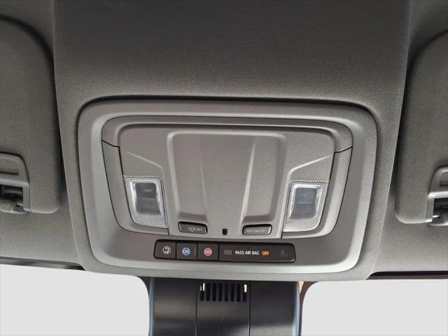 2022 Chevrolet Silverado 1500 2WD Crew Cab Short Bed Custom