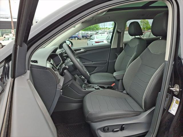 2026 Volkswagen Taos SE Black