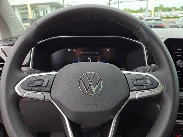 2026 Volkswagen Taos SE Black