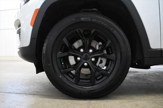 2025 Jeep Grand Cherokee Altitude 4x4