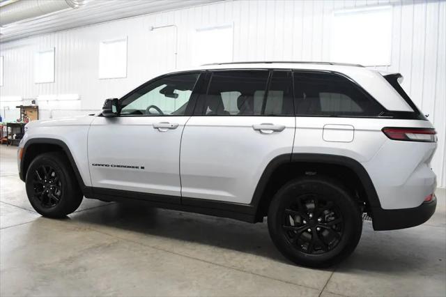 2025 Jeep Grand Cherokee Altitude 4x4