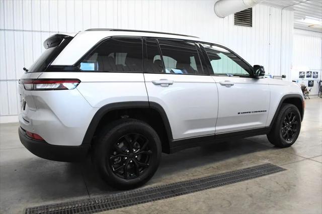 2025 Jeep Grand Cherokee Altitude 4x4
