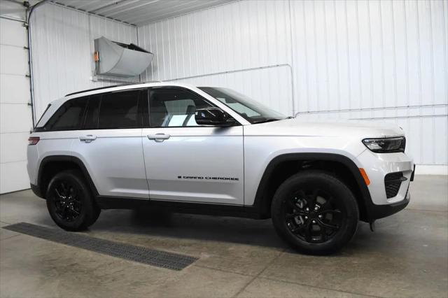 2025 Jeep Grand Cherokee Altitude 4x4